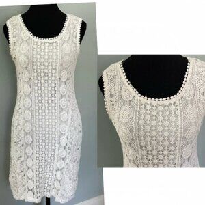 White Lace Sleeveless Fitted dress Medium